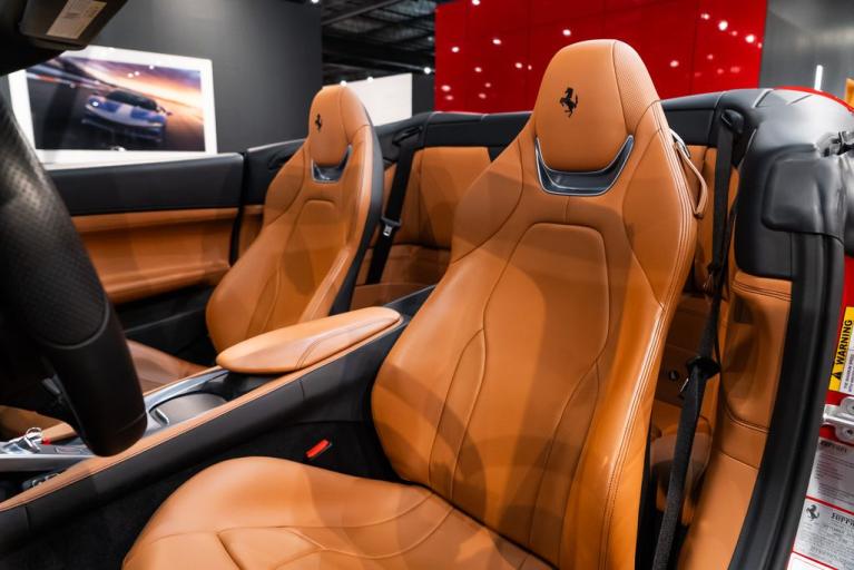 http://www.koenigseggchicago.com/galleria_images/158/158_p4_f.jpg