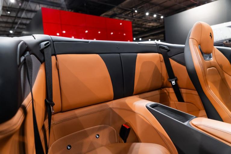 http://www.koenigseggchicago.com/galleria_images/158/158_p50_f.jpg