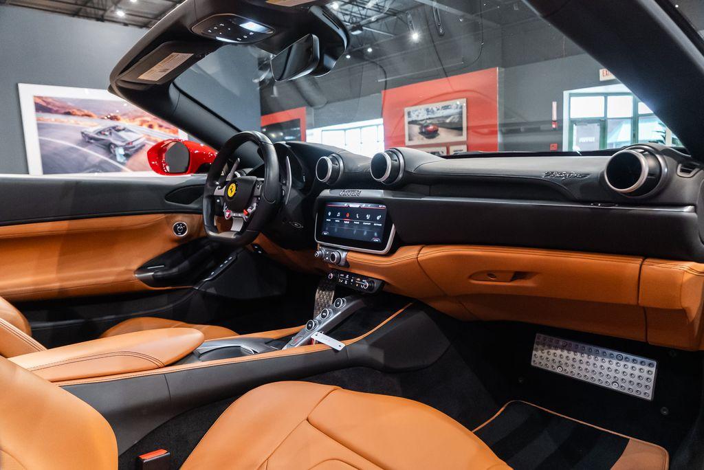 http://www.koenigseggchicago.com/galleria_images/158/158_p52_l.jpg