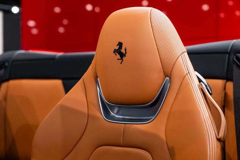 http://www.koenigseggchicago.com/galleria_images/158/158_p6_f.jpg