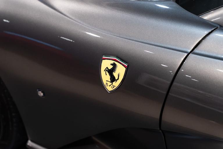 http://www.koenigseggchicago.com/galleria_images/159/159_p12_f.jpg