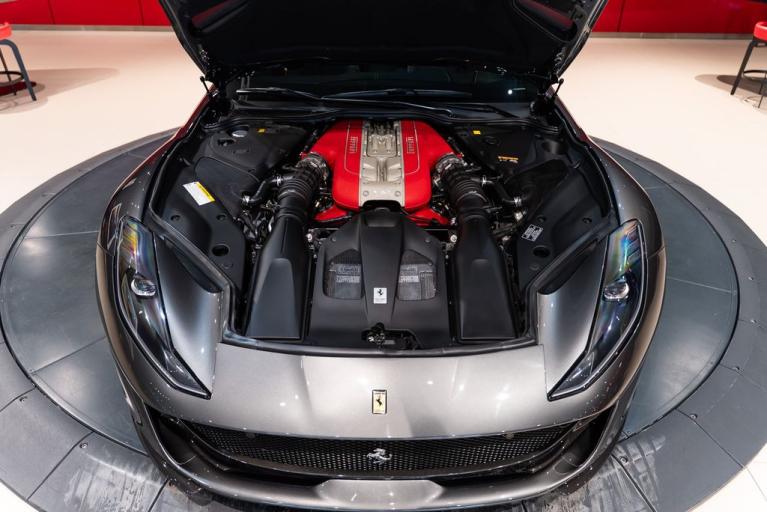 http://www.koenigseggchicago.com/galleria_images/159/159_p18_f.jpg