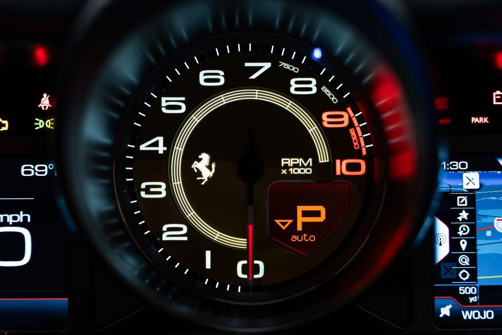 http://www.koenigseggchicago.com/galleria_images/159/159_p31_l.jpg
