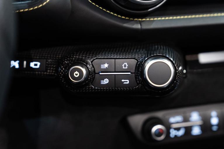 http://www.koenigseggchicago.com/galleria_images/159/159_p36_f.jpg