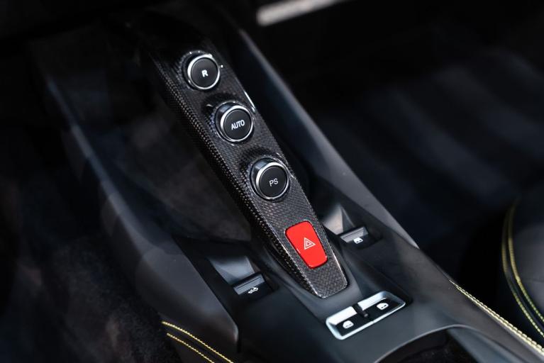 http://www.koenigseggchicago.com/galleria_images/159/159_p40_f.jpg