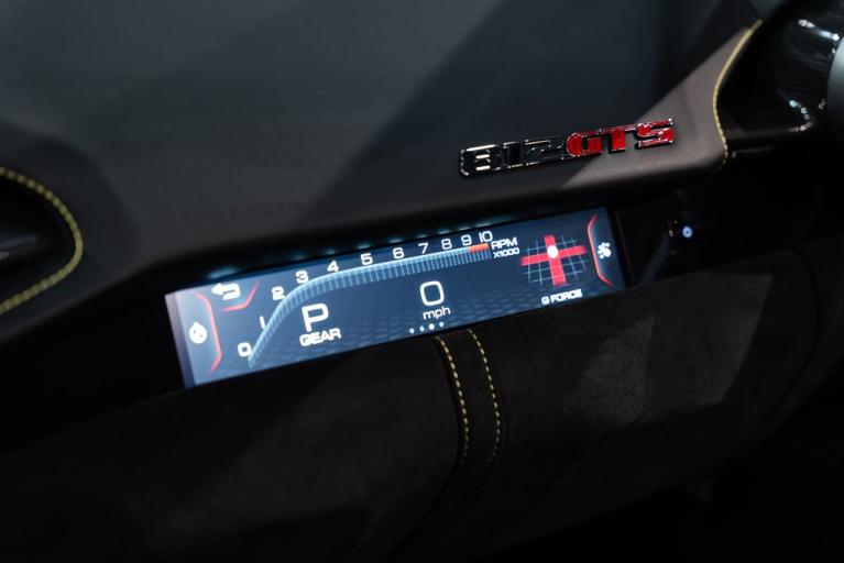 http://www.koenigseggchicago.com/galleria_images/159/159_p42_f.jpg
