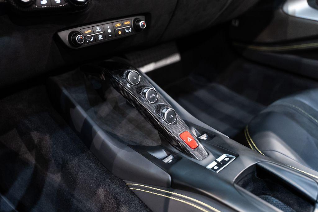 http://www.koenigseggchicago.com/galleria_images/159/159_p43_l.jpg