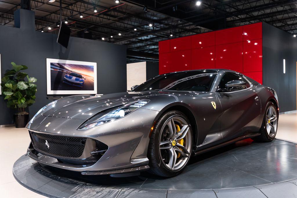 http://www.koenigseggchicago.com/galleria_images/159/159_p48_l.jpg