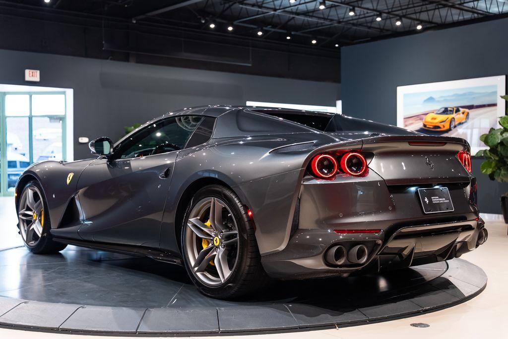 http://www.koenigseggchicago.com/galleria_images/159/159_p49_l.jpg