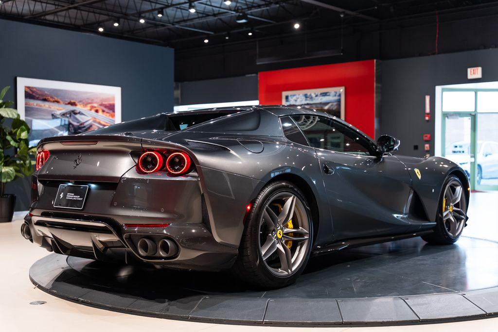 http://www.koenigseggchicago.com/galleria_images/159/159_p50_l.jpg