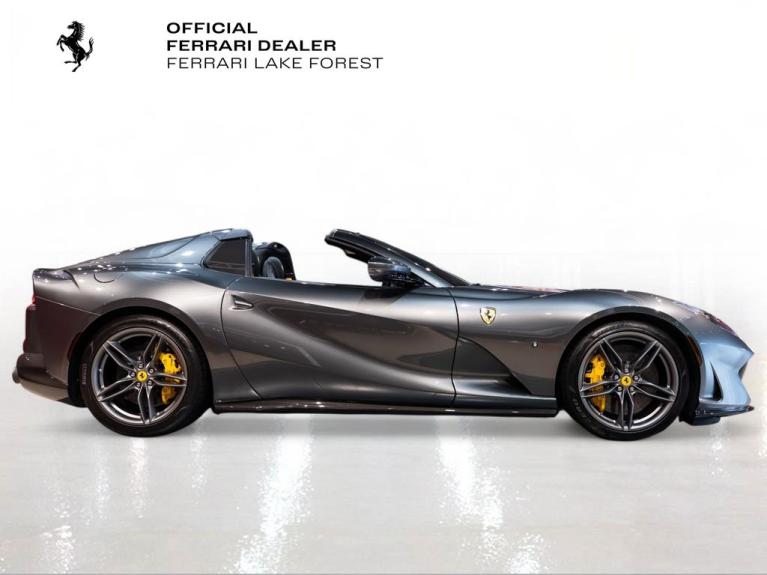 http://www.koenigseggchicago.com/galleria_images/159/159_p9_f.jpg