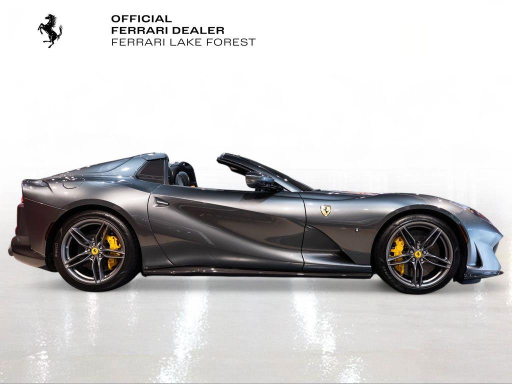 http://www.koenigseggchicago.com/galleria_images/159/159_p9_l.jpg