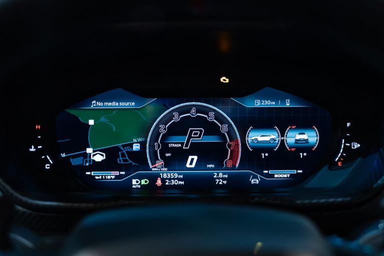 http://www.koenigseggchicago.com/galleria_images/160/160_p16_f.jpg