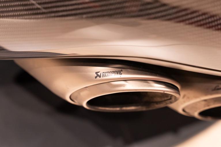 http://www.koenigseggchicago.com/galleria_images/160/160_p44_f.jpg