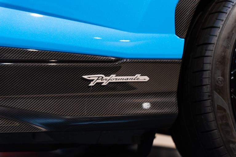 http://www.koenigseggchicago.com/galleria_images/160/160_p46_f.jpg