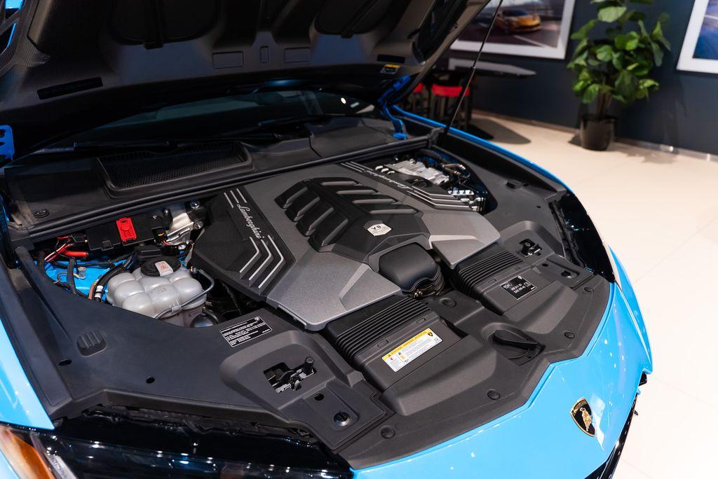 http://www.koenigseggchicago.com/galleria_images/160/160_p51_l.jpg