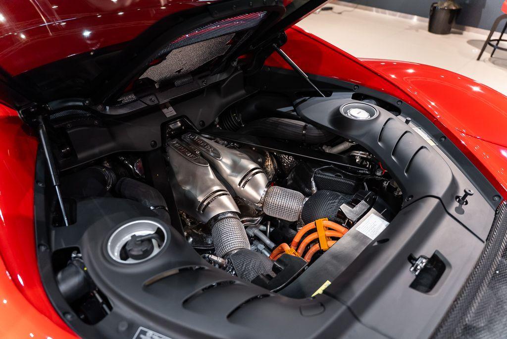 http://www.koenigseggchicago.com/galleria_images/161/161_p17_l.jpg