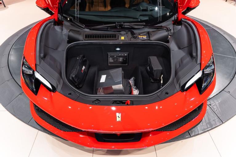 http://www.koenigseggchicago.com/galleria_images/161/161_p20_f.jpg