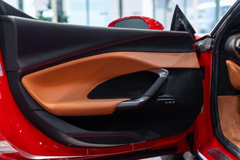 http://www.koenigseggchicago.com/galleria_images/161/161_p23_f.jpg