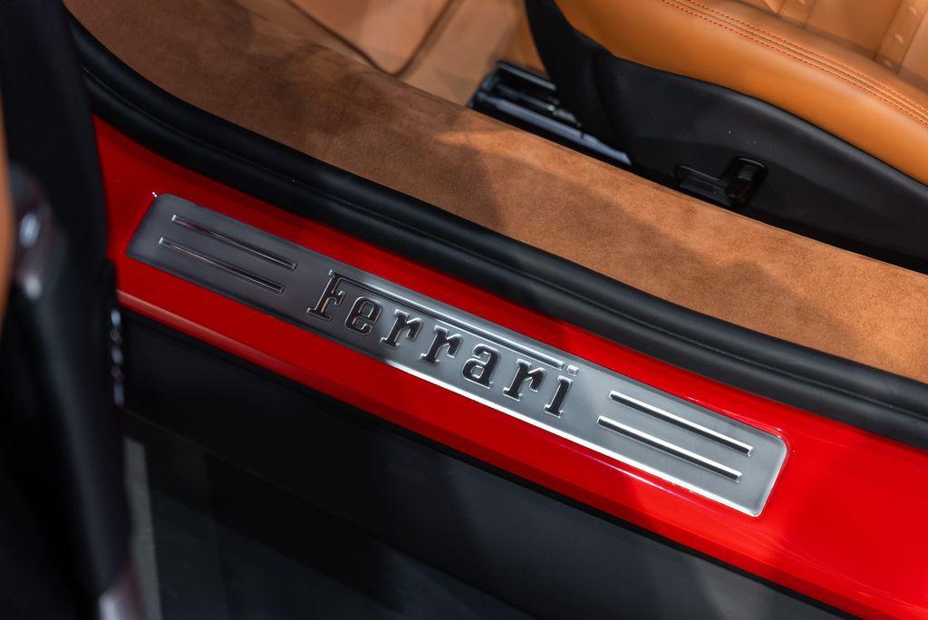 http://www.koenigseggchicago.com/galleria_images/161/161_p24_l.jpg