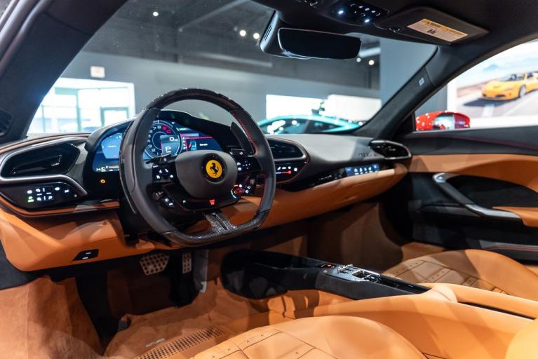 http://www.koenigseggchicago.com/galleria_images/161/161_p26_f.jpg