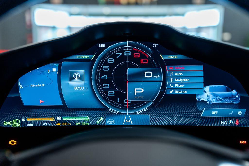 http://www.koenigseggchicago.com/galleria_images/161/161_p27_l.jpg