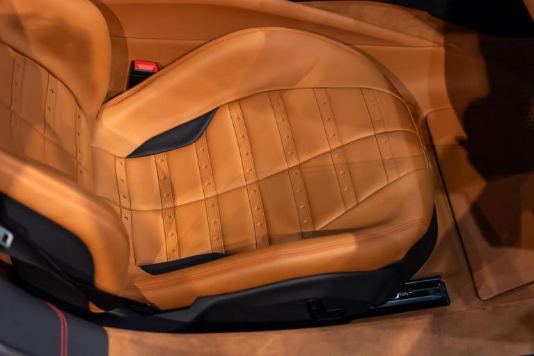 http://www.koenigseggchicago.com/galleria_images/161/161_p37_f.jpg