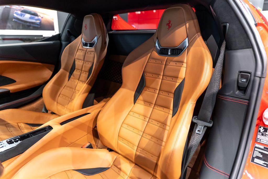 http://www.koenigseggchicago.com/galleria_images/161/161_p4_l.jpg