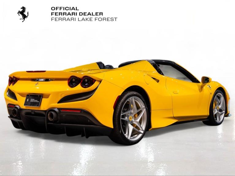 http://www.koenigseggchicago.com/galleria_images/162/162_p10_f.jpg