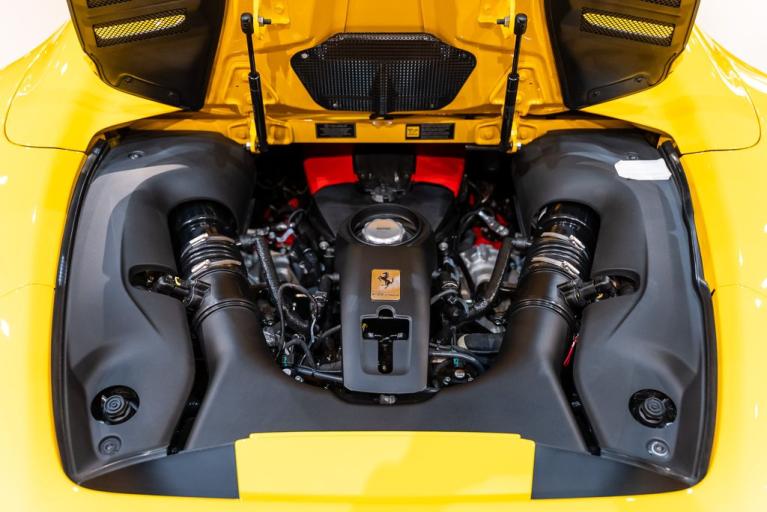 http://www.koenigseggchicago.com/galleria_images/162/162_p14_f.jpg