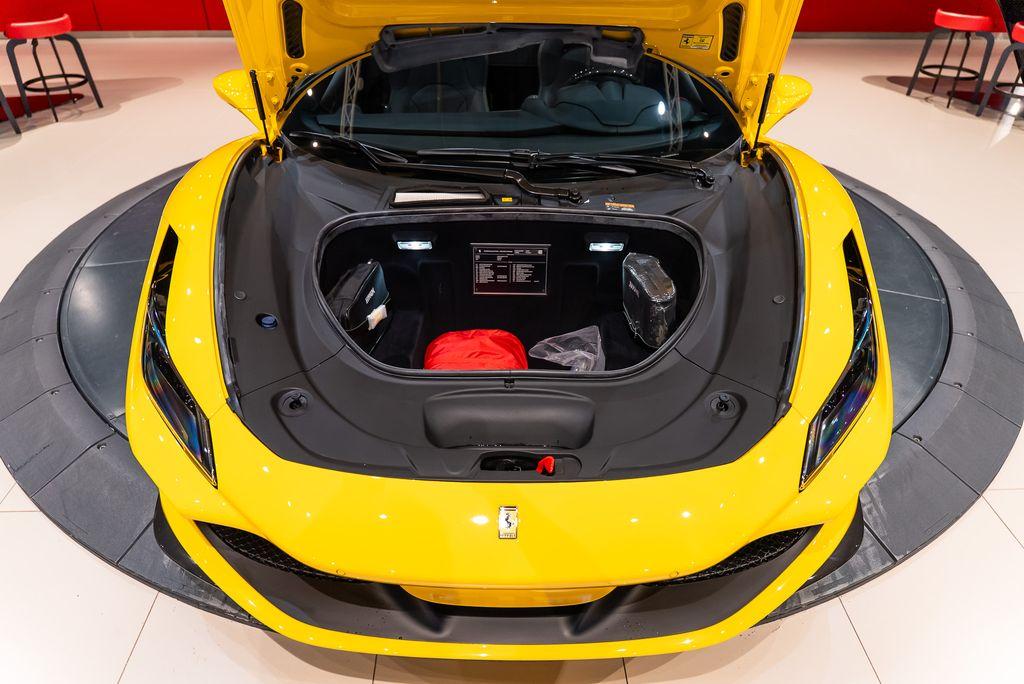 http://www.koenigseggchicago.com/galleria_images/162/162_p17_l.jpg