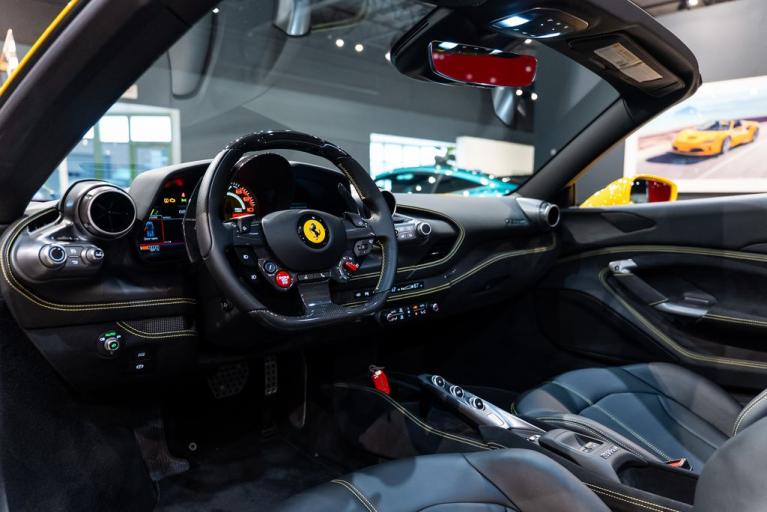 http://www.koenigseggchicago.com/galleria_images/162/162_p23_f.jpg