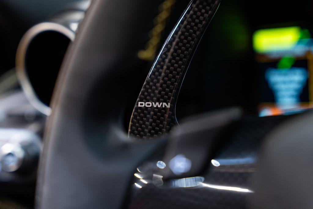 http://www.koenigseggchicago.com/galleria_images/162/162_p27_l.jpg
