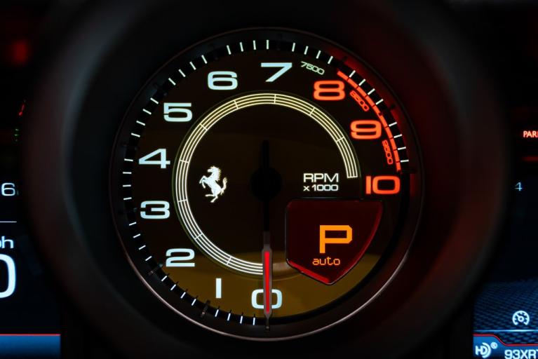 http://www.koenigseggchicago.com/galleria_images/162/162_p29_f.jpg