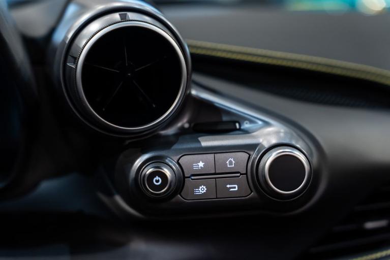 http://www.koenigseggchicago.com/galleria_images/162/162_p32_f.jpg