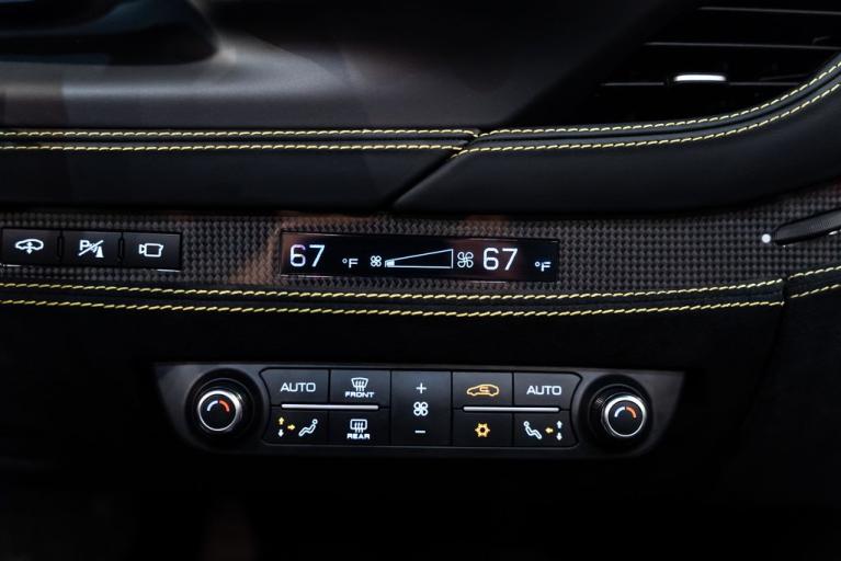 http://www.koenigseggchicago.com/galleria_images/162/162_p34_f.jpg