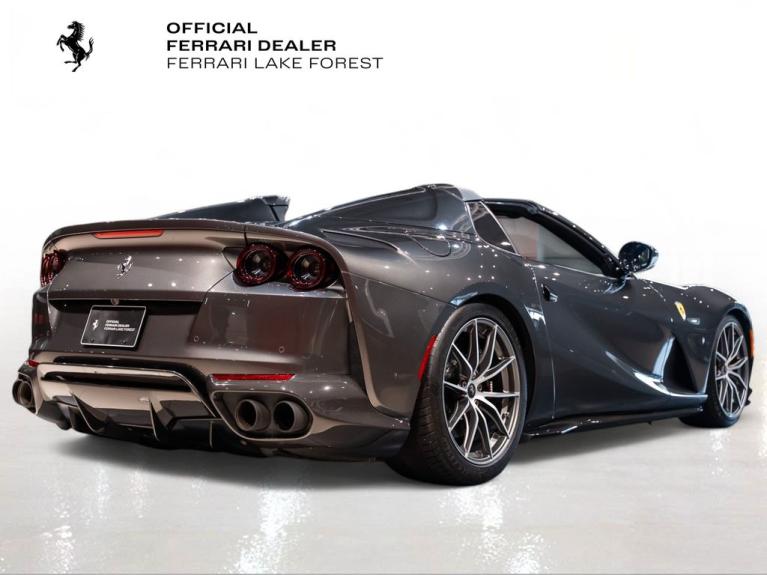 http://www.koenigseggchicago.com/galleria_images/163/163_p10_f.jpg