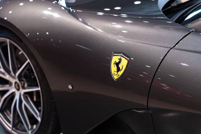 http://www.koenigseggchicago.com/galleria_images/163/163_p12_f.jpg