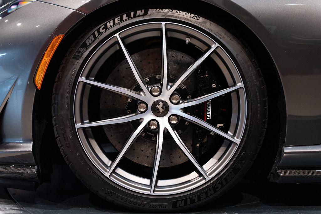 http://www.koenigseggchicago.com/galleria_images/163/163_p13_l.jpg
