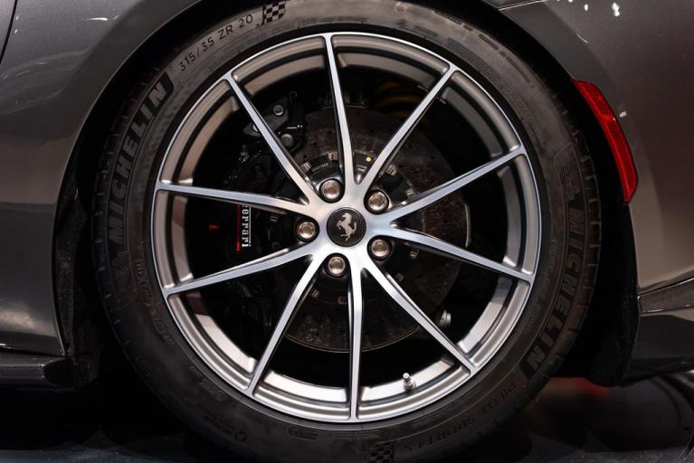 http://www.koenigseggchicago.com/galleria_images/163/163_p14_f.jpg