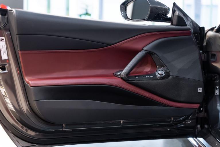 http://www.koenigseggchicago.com/galleria_images/163/163_p25_f.jpg