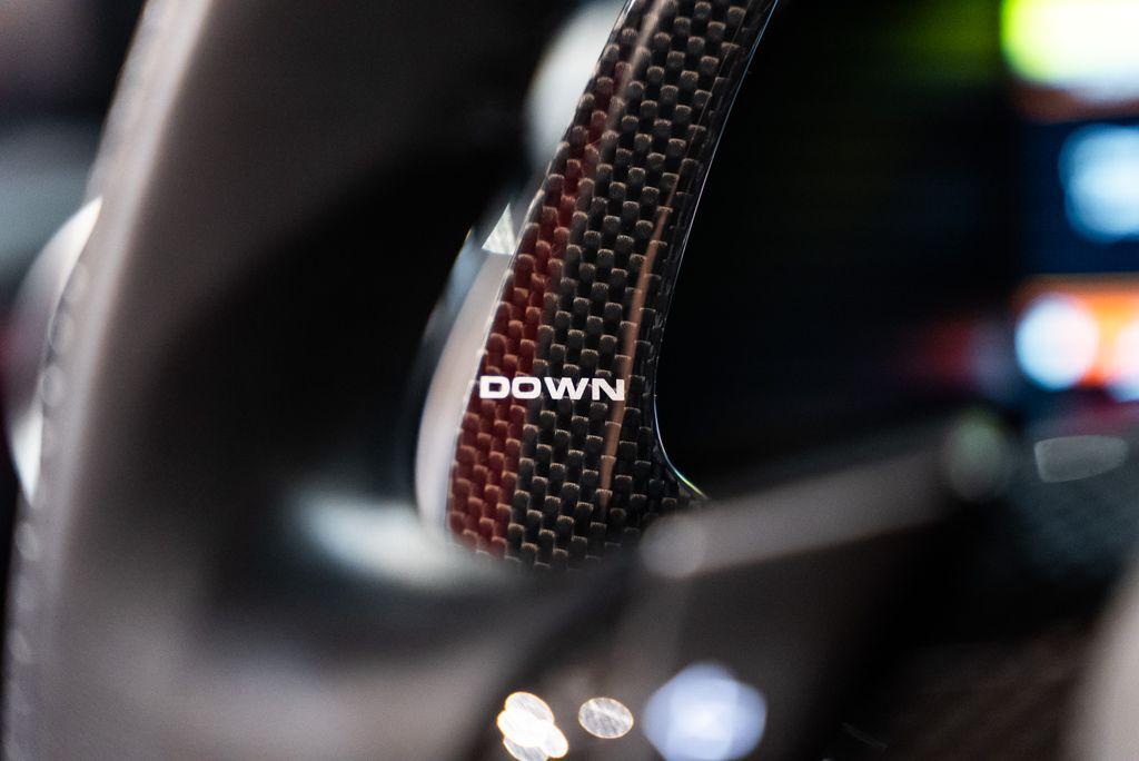 http://www.koenigseggchicago.com/galleria_images/163/163_p32_l.jpg