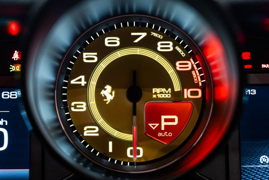 http://www.koenigseggchicago.com/galleria_images/163/163_p33_l.jpg