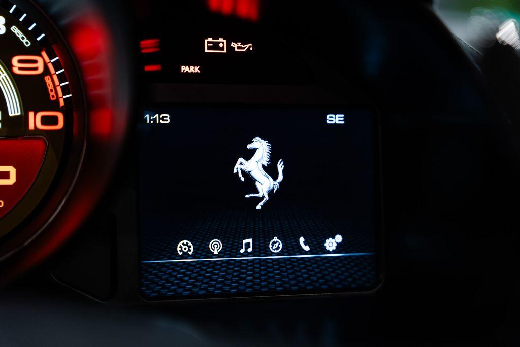 http://www.koenigseggchicago.com/galleria_images/163/163_p35_l.jpg
