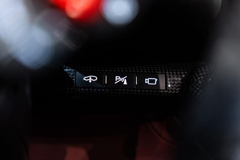 http://www.koenigseggchicago.com/galleria_images/163/163_p37_f.jpg