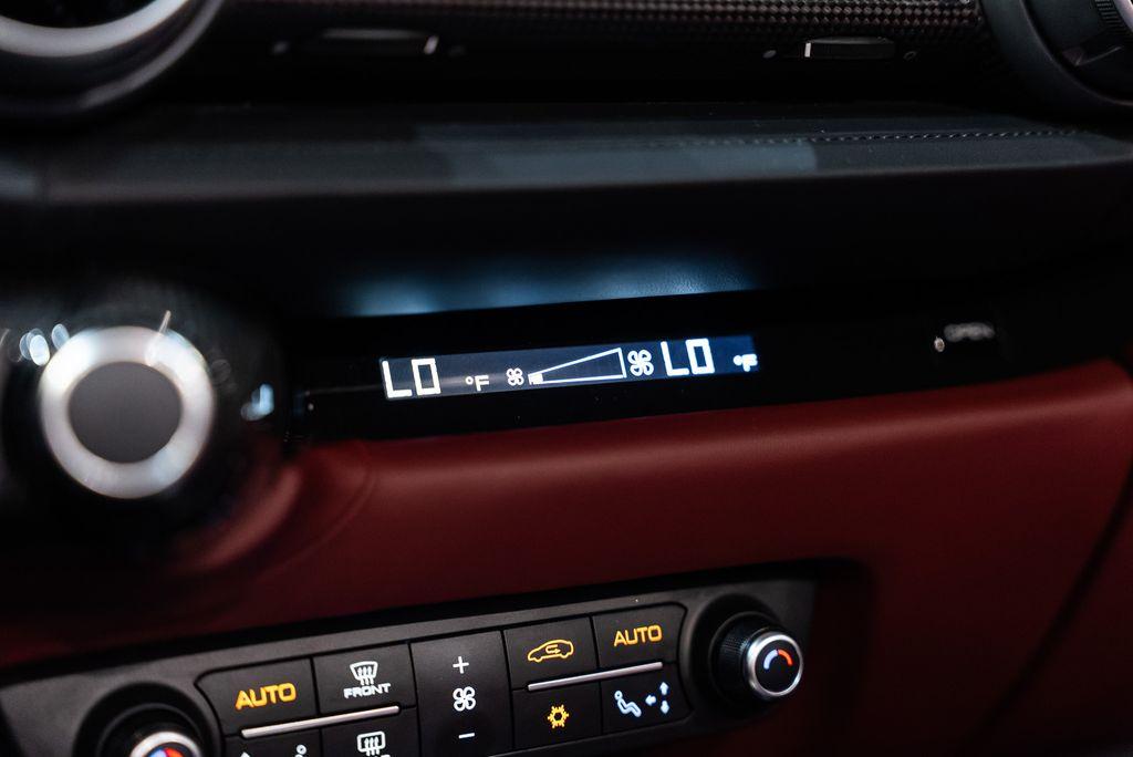 http://www.koenigseggchicago.com/galleria_images/163/163_p41_l.jpg