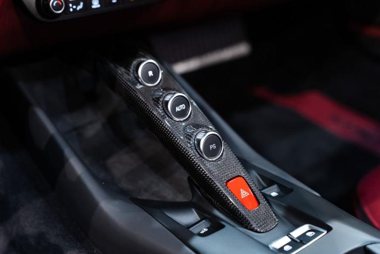 http://www.koenigseggchicago.com/galleria_images/163/163_p43_f.jpg