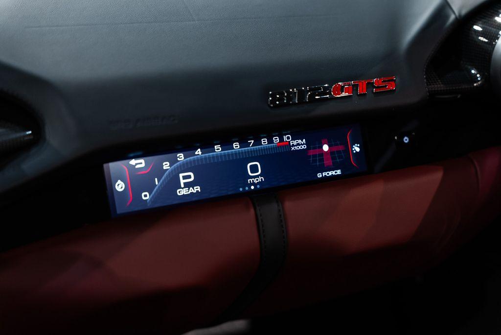 http://www.koenigseggchicago.com/galleria_images/163/163_p45_l.jpg