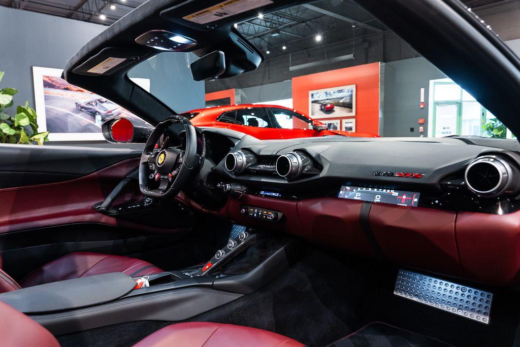 http://www.koenigseggchicago.com/galleria_images/163/163_p46_l.jpg