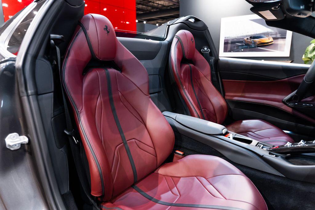 http://www.koenigseggchicago.com/galleria_images/163/163_p48_l.jpg